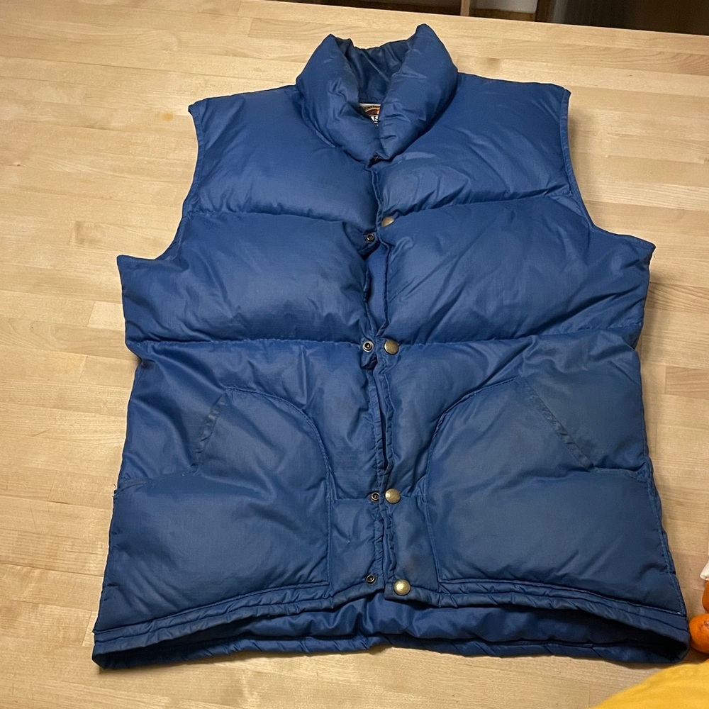 Navy Blue Retro Puffer Vest